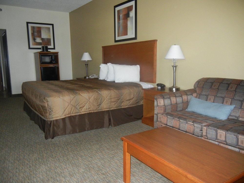 Days Inn By Wyndham Phenix City Near Fort Moore מראה חיצוני תמונה